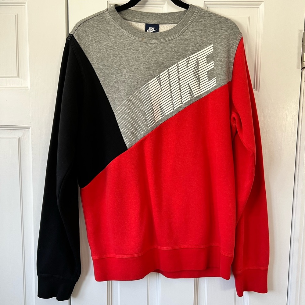 NIKE SWEATSHIRT